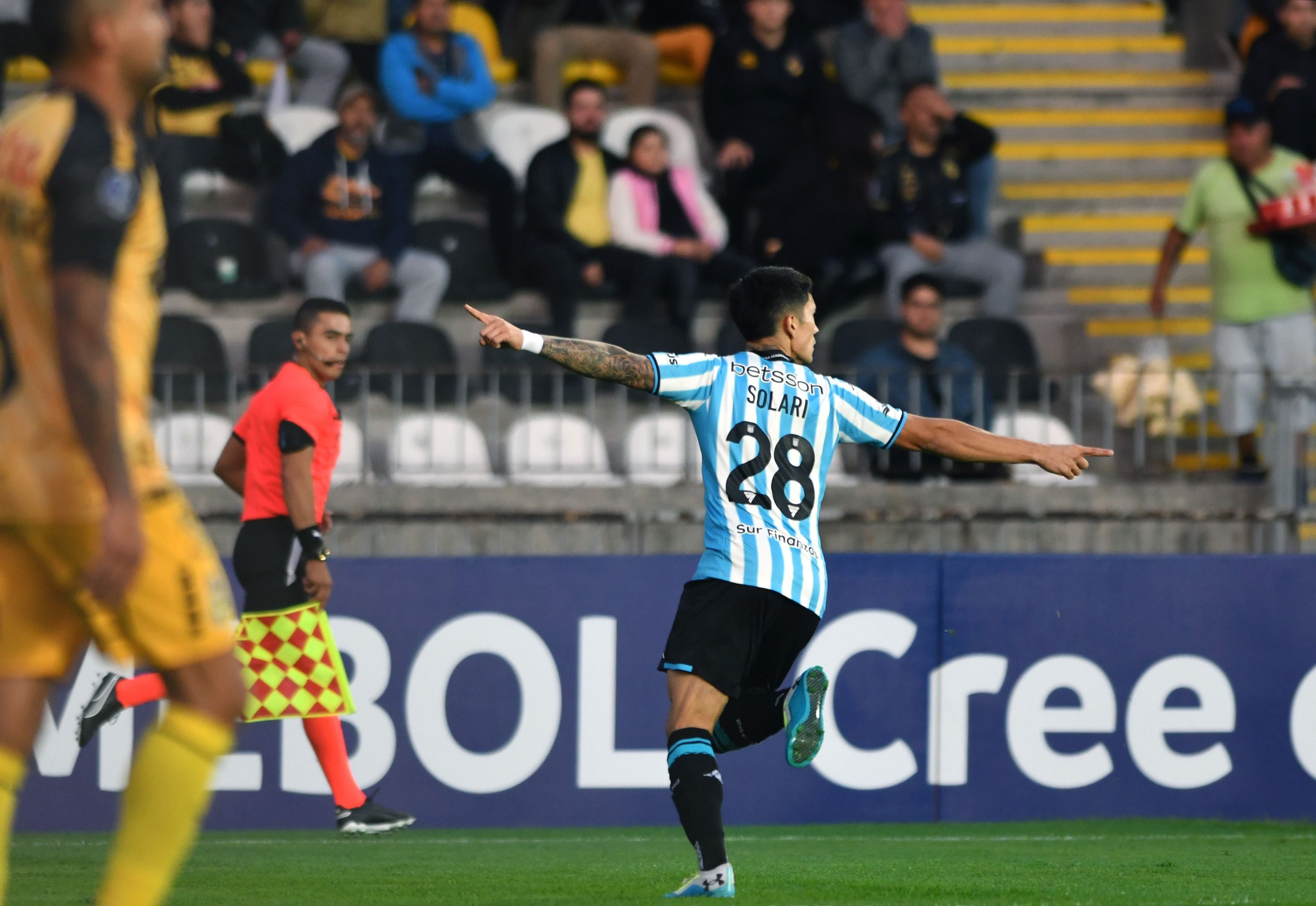 Santiago Solari marcó el primer gol de Racing en su visita a Coquimbo Unido por la Copa Sudamericana 2024. (Fotobaires)