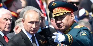 Vladimir Putin y Serguéi Shoigú.