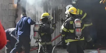 Incendio en una ferretería de Godoy Cruz. Ignacio Blanco