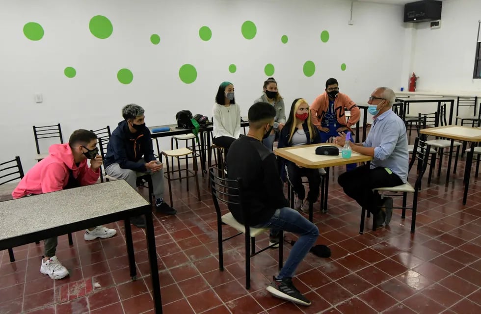 Distanciamiento. Los colegios deberán garantizar una cantidad de alumnos adecuada para garantizar la distancia social. Foto: Orlando Pelichotti / Los Andes.
