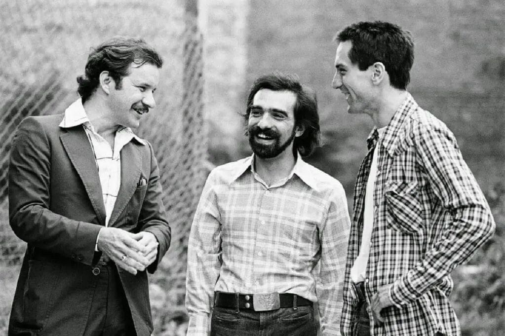 Paul Schrader (guionista), Martin Scorsese (director) y Robert De Niro (protagonista) en el set de "Taxi Driver" (1976)