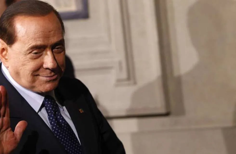Berlusconi, de 83 años, resultó positivo en coronavirus y se encuentra aislado en su casa sin síntomas de la enfermedad