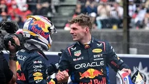 Verstappen y con su compañero Sergio Pérez, en el 1 y 2 en la clasificación del GP de Japón.