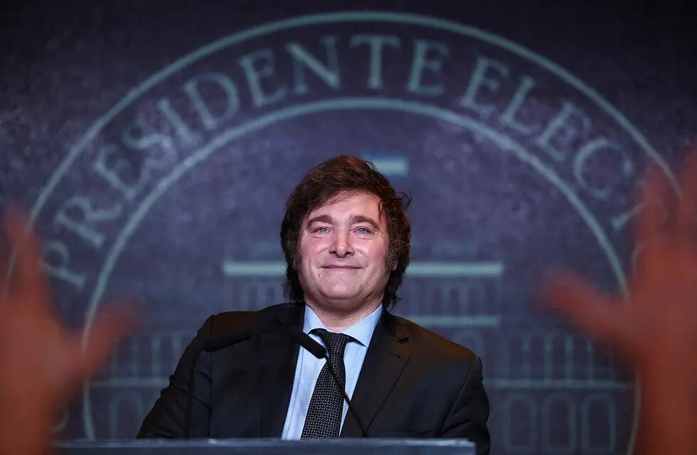 AEl presidente electo de Argentina, Javier Milei, se dirige a sus partidarios después de ganar la segunda vuelta de las elecciones presidenciales de Argentina, en Buenos Aires, Argentina. (Reuters)