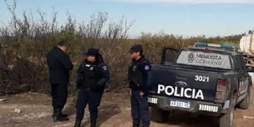 Policía de Mendoza en una finca