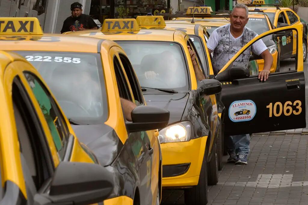 Aumento en la bajada de bandera de los taxis