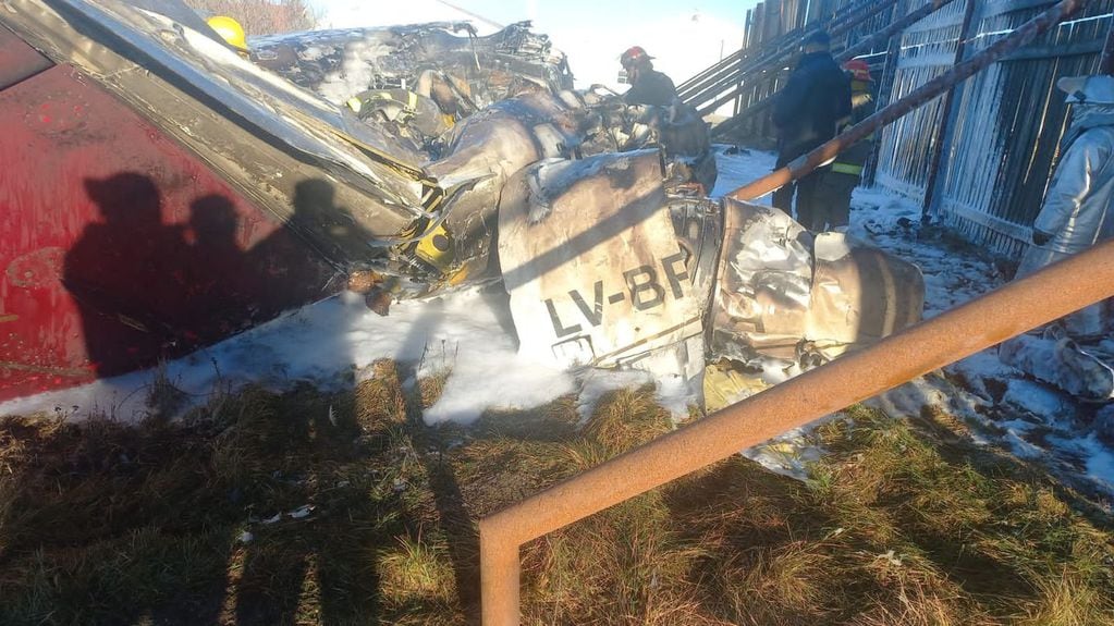 Así quedó el avión sanitario que se estrelló en el aeropuerto de Río Grande.