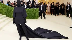Kim Kardashian impactó en la Gala del MET