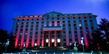 Día Mundial del Corazón: la Casa de Gobierno se iluminó de rojo para concientizar