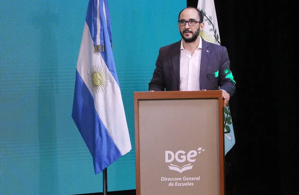 El director general de Escuelas, José Thomas en la apertura del Congreso Pedagógico Mendoza 2020-2021..