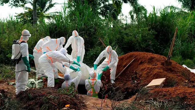 Este brote de ébola, declarado hace un año, se convirtió en el segundo más grave de la historia AP