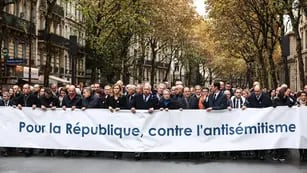 French political leaders call for march against anti-Semitism
