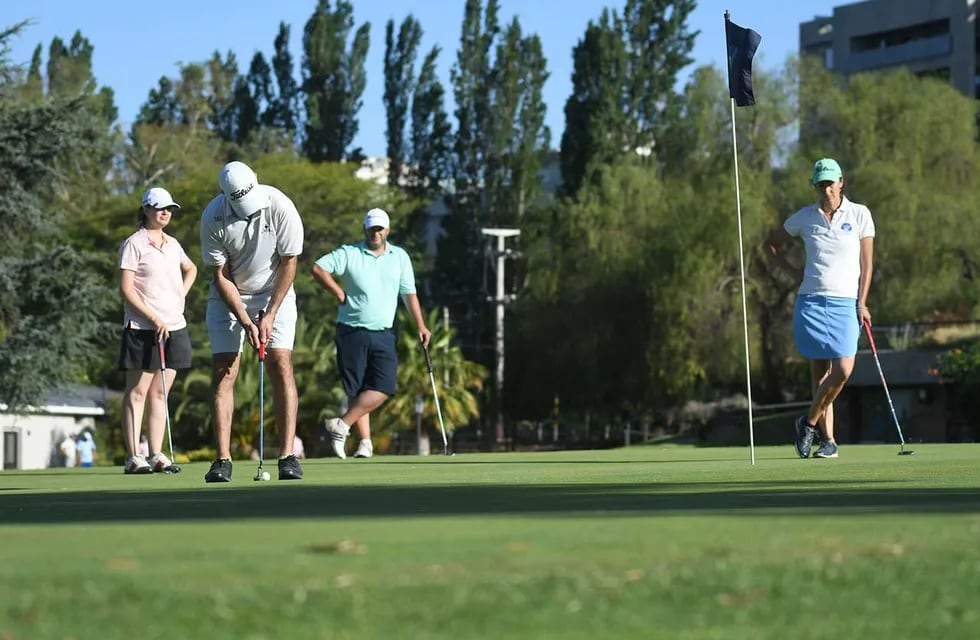 Golf, tendencia deportiva que crece día a día en los mendocinos
 Foto:José Gutierrez / Los Andes