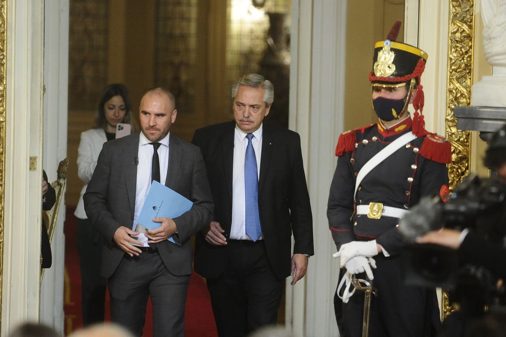 El ministro de Economía Martín Guzmán y el presidente Alberto Fernández. Foto: Clarín