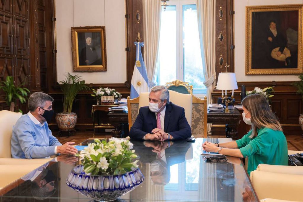 El Presidente se reunió en Casa Rosada con el ministro de Desarrollo Social, Juan Zabaleta, y la titular de la Anses, Fernanda Raverta.