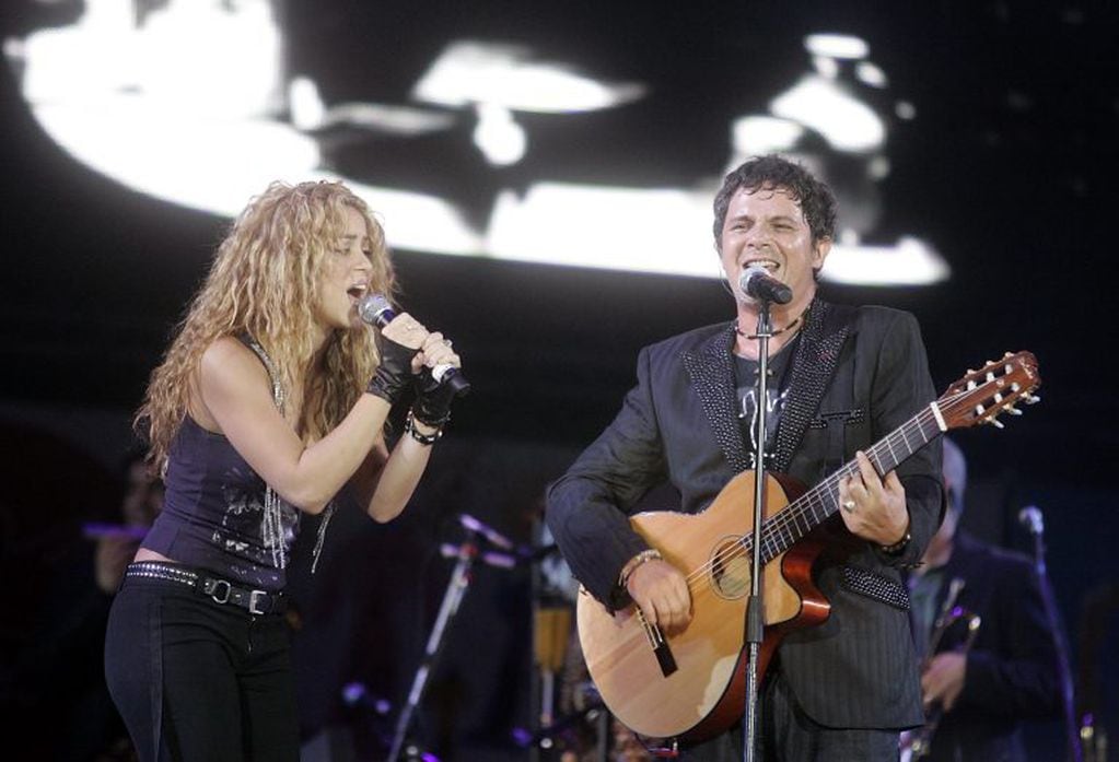 Alejandro Sanz y Shakira estarían juntos. 