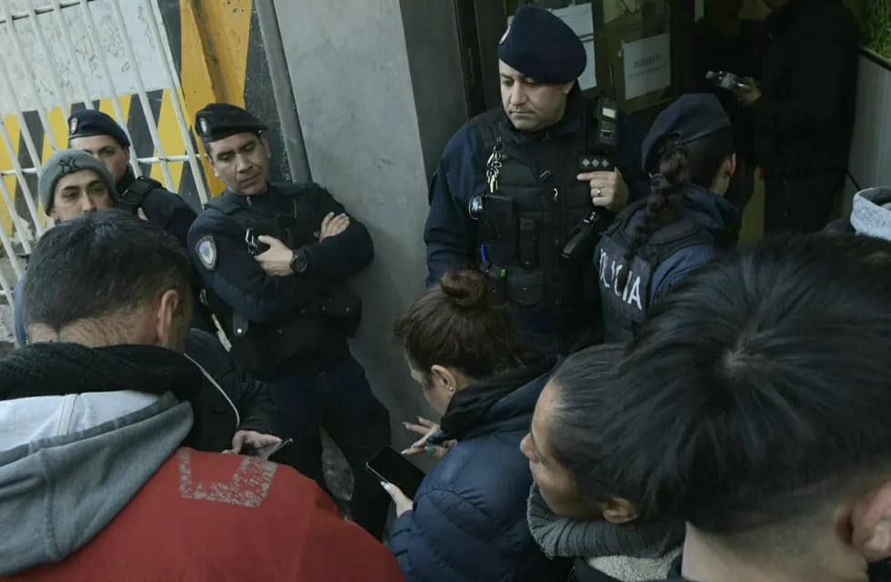 La Policía de Mendoza tuvo que intervenir en la Liga a raíz del confuso episodio. / Orlando Pelichotti
