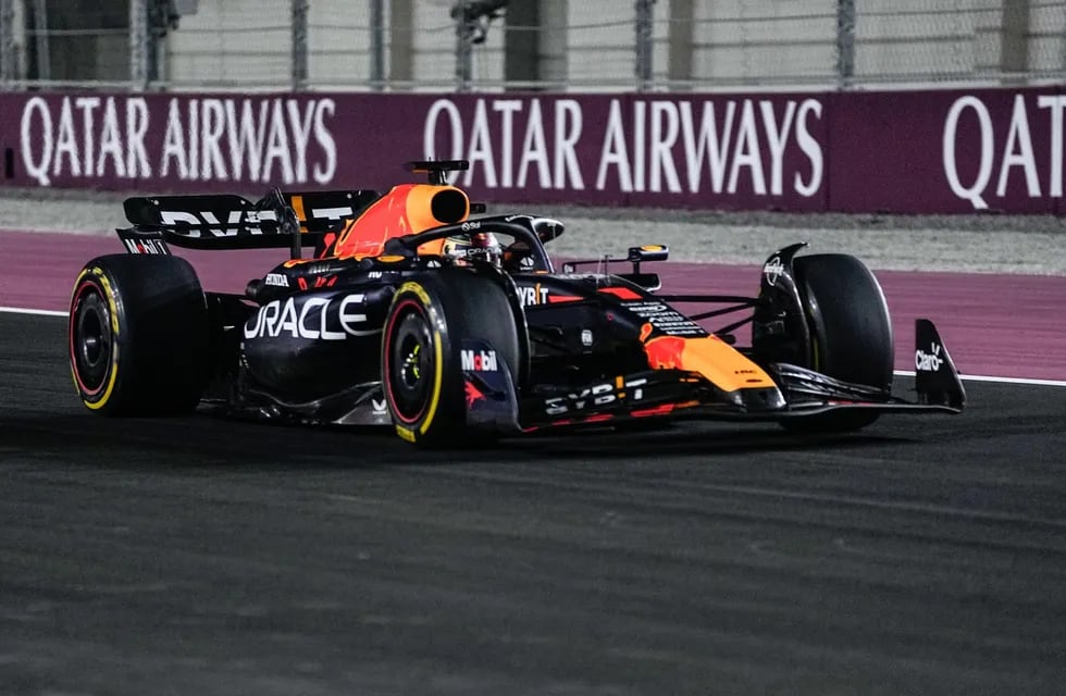 Lusail (Qatar), 08/10/2023.- Dutch Formula One driver Max Verstappen of Red Bull Racing in action during the Formula 1 Qatar Grand Prix in Lusail, Qatar, 08 October 2023. (Fórmula Uno, Catar) EFE/EPA/ALI HAIDER

