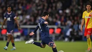 Messi la puso en el ángulo, para delirio de los hinchas parisinos