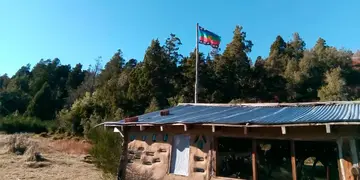 Entrega de terrenos a Mapuches