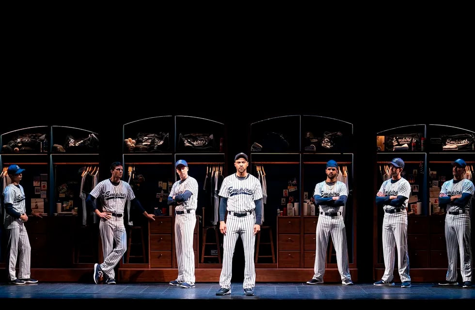 "Take Me Out", obra que se representa en Broadway. Foto: AP.
