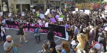 Multitudinaria manifestación para pedir justicia por el femicidio de Florencia Romano