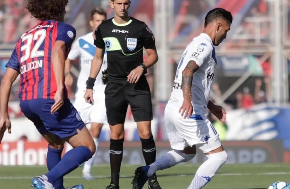 Superliga: San Lorenzo derrotó a Vélez por 1-0 y logró su primer triunfo del año