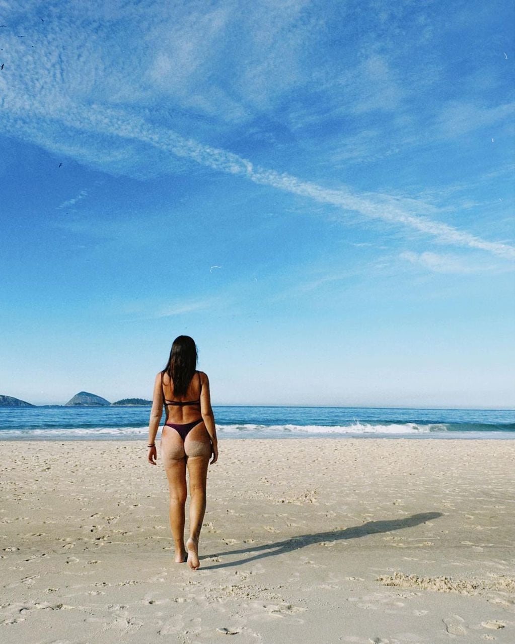 Leticia Siciliani desde las playas de Brasil