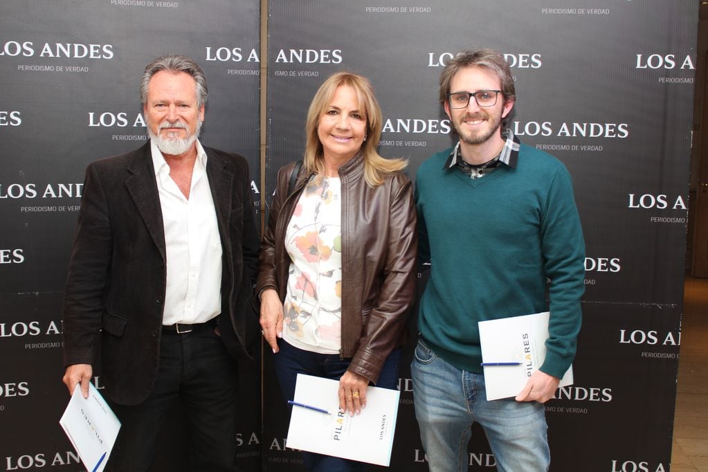 Armando Layera, Mónica Flotts y Fernando Layera.