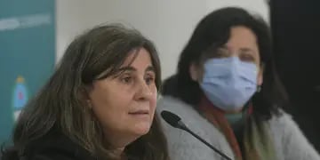 La ministra de Salud Ana María Nadal en conferencia de prensa.