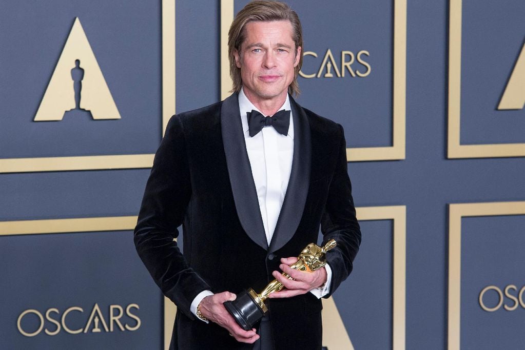 Imagen de Brad Pitt tras ganar el Oscar a mejor actor de reparto por "Érase una vez en Hollywood". (Europa Press)