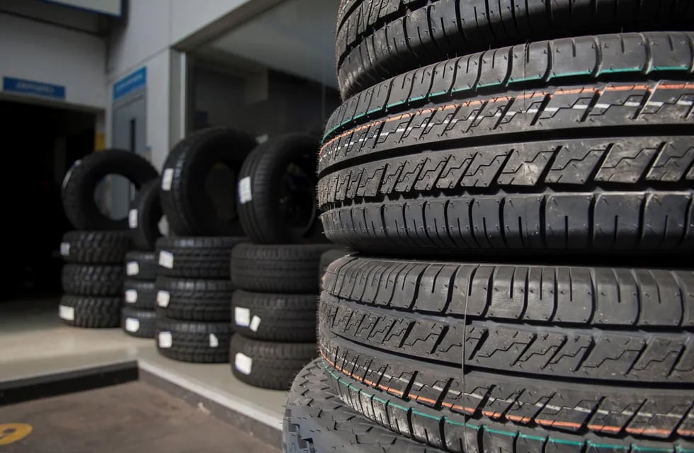 La paralización de las plantas de Pirelli (Merlo), Fate (San Fernando) y Bridgestone (Llavallol) ha generado que se dejen de producir en el país los neumáticos para el mercado interno.