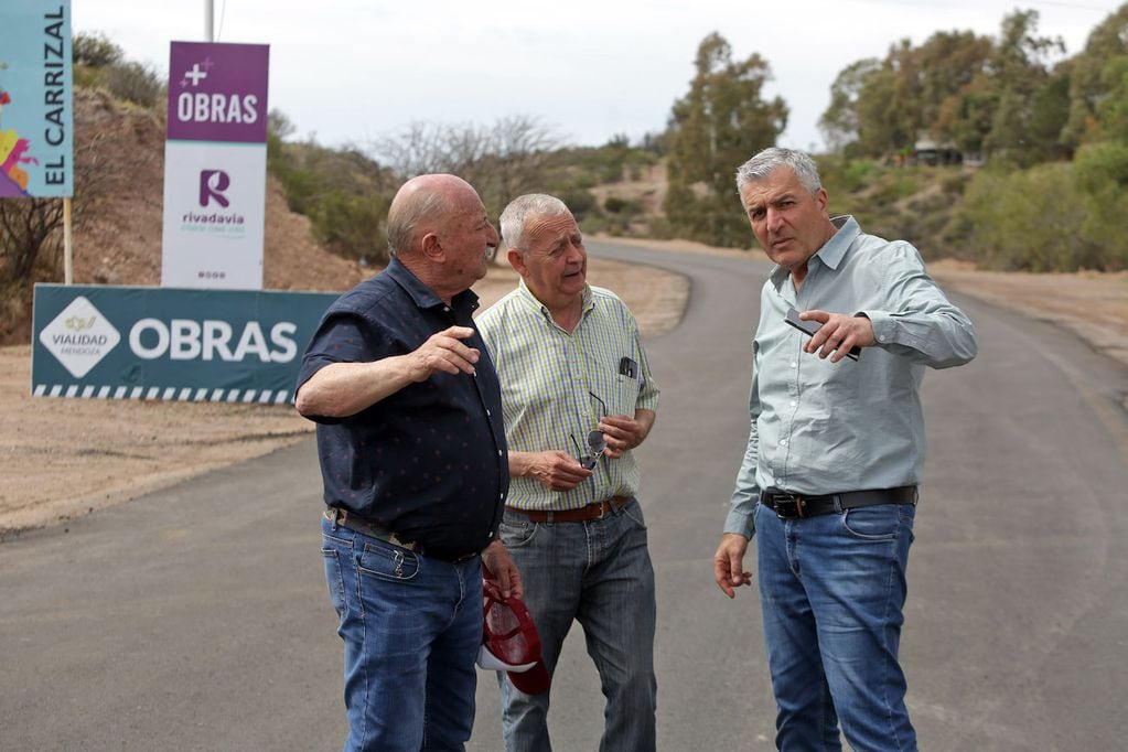 Vialidad Mendoza ya está asfaltando el perilago de El Carrizal