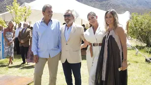 Sergio Massa con el empresario Daniel Vila y sus esposas a principios de marzo en Mendoza.