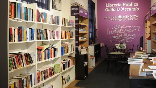 Oferta variada. La Librería Pública, con sedes en Ciudad y San Martín.       Gobierno de Mendoza 
