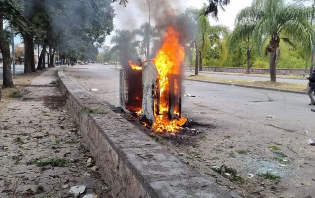 Graves incidentes en la Legislatura de Jujuy. Gentileza: todojujuy.com