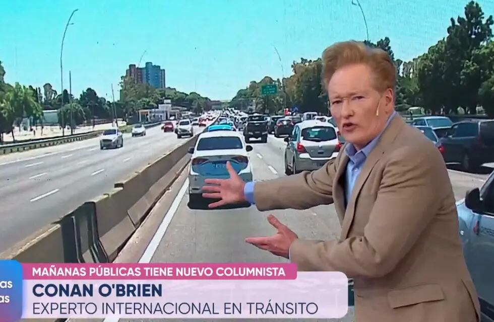 Video: Conan O’Brien sorprendió en la TV Pública y dio el informe del tránsito