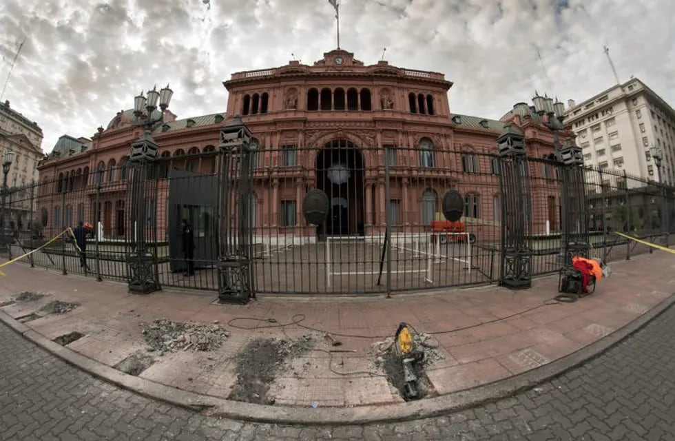 El gobierno dispuso reforzar la seguridad en Casa Rosada, gobernación, ministerios y cárceles.