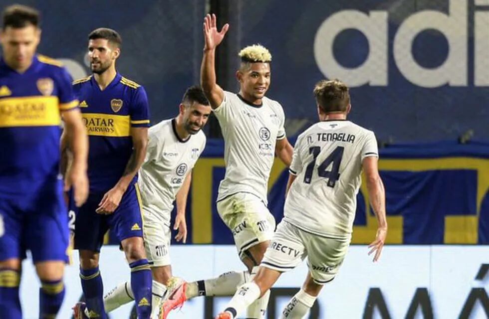 La figura de la noche, Diego Valoyes, premia su actuación con el gol del 2-1 sobre Boca.