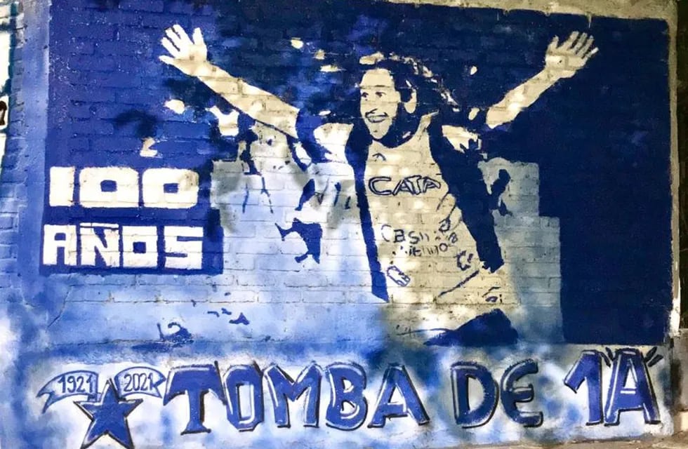 El mural de Daniel "Tanque" Giménez en Godoy Cruz. Uno de los grandes ídolos de los hinchas. / Los Andes