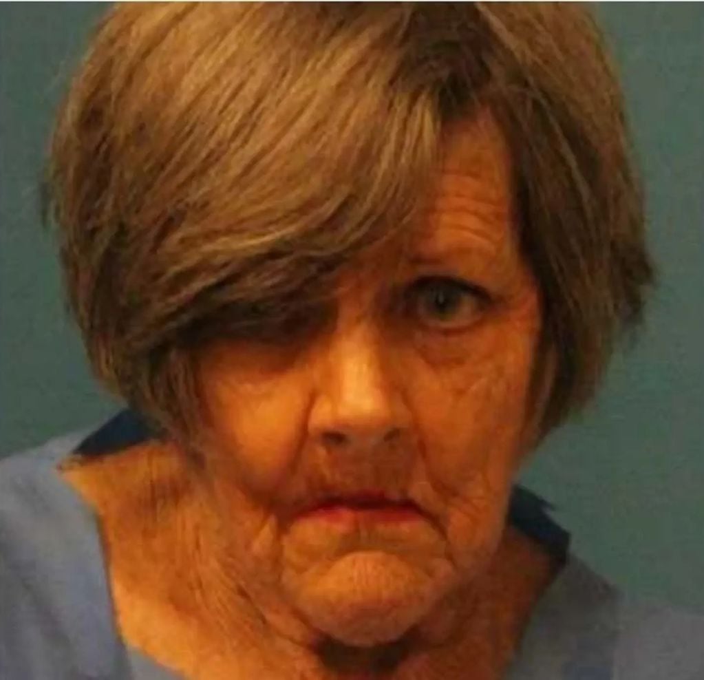Bonnie Gooch fue arrestada cerca del banco. Gentileza: TN.