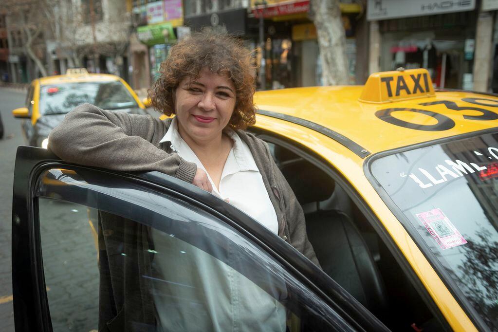 Ellas te llevan a casa: las taxistas sororas que enfrentan el acoso callejero