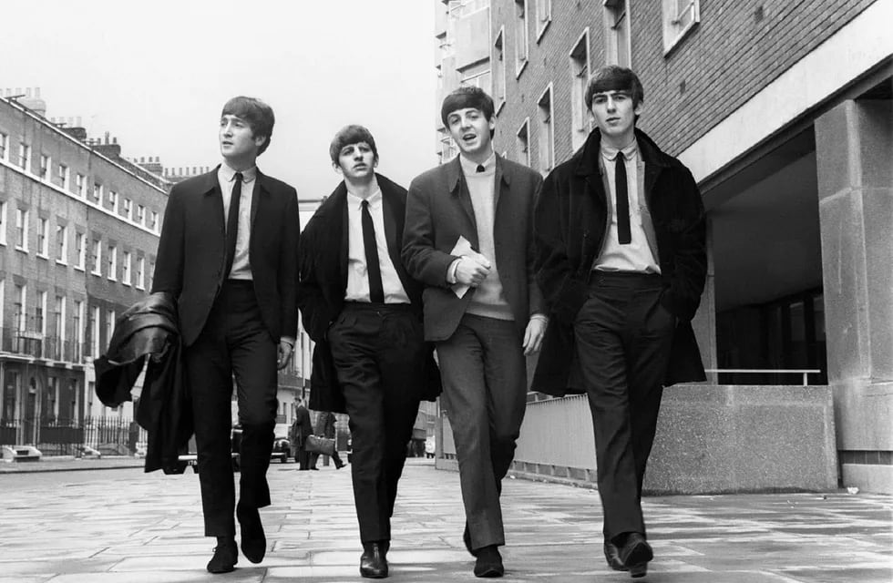 El 22 de marzo de 1963, la banda británica lanzó su primer disco.