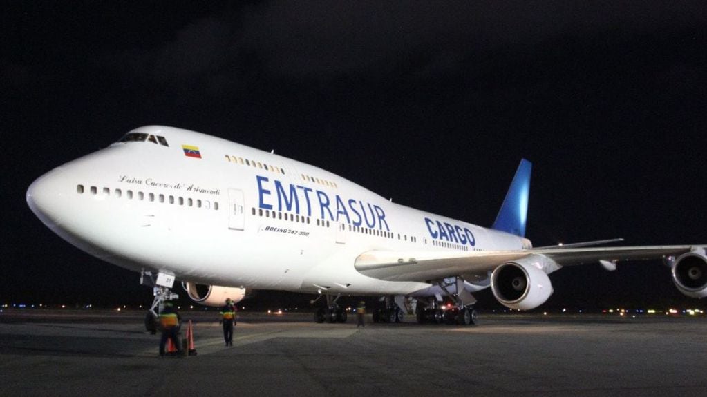 El avión venezolano que arribó la semana pasada a la Argentina con cinco tripulantes iraníes.