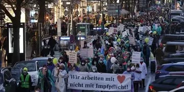 Coronavirus: miles de manifestantes protestaron contra la vacunación obligatoria en Europa