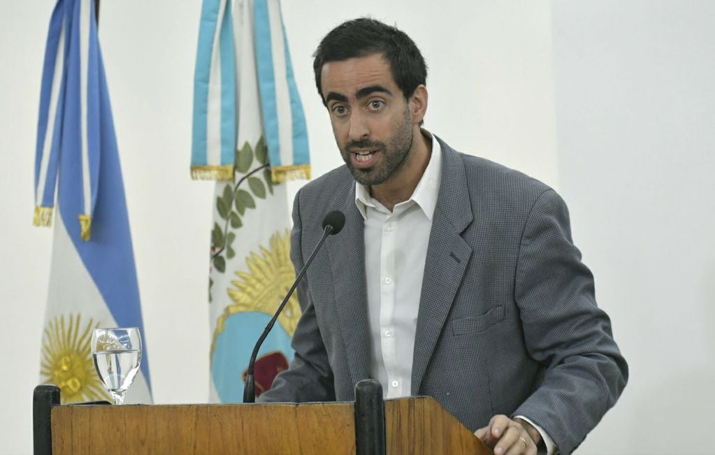 El ministro de Hacienda, Víctor Fayad. Orlando Pelichotti / Los Andes