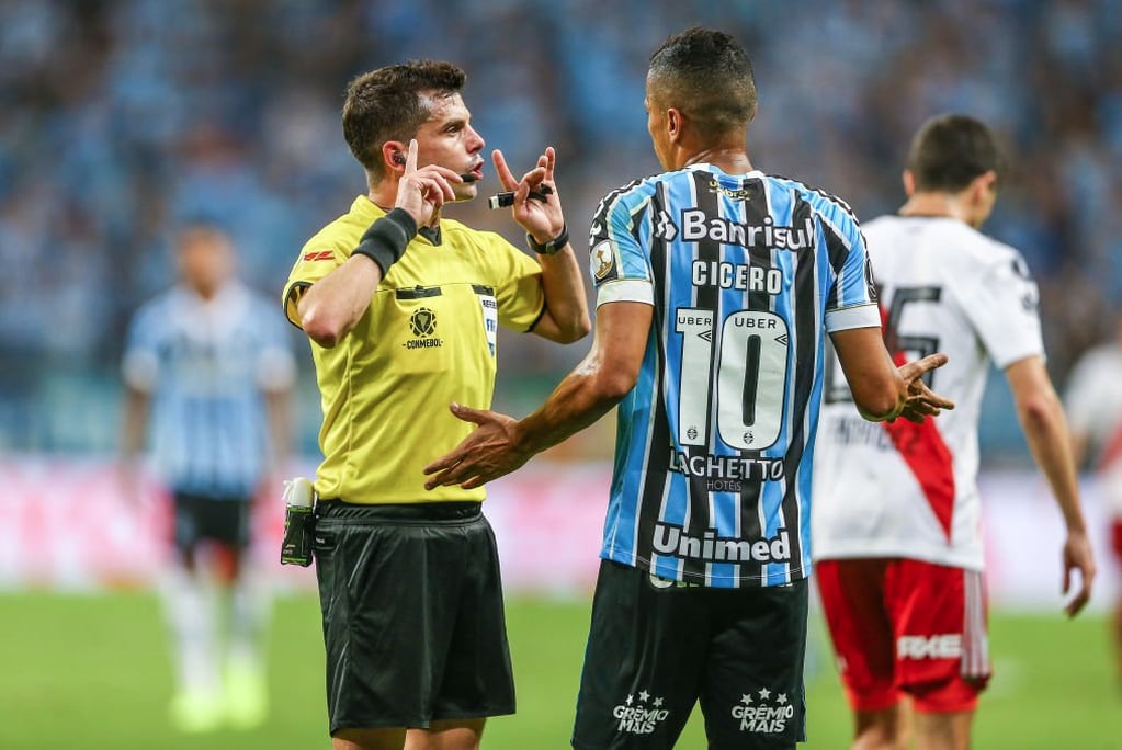 El partidol entre Argentina y Brasil ya tiene árbitro: será el uruguayo Andrés Cunha