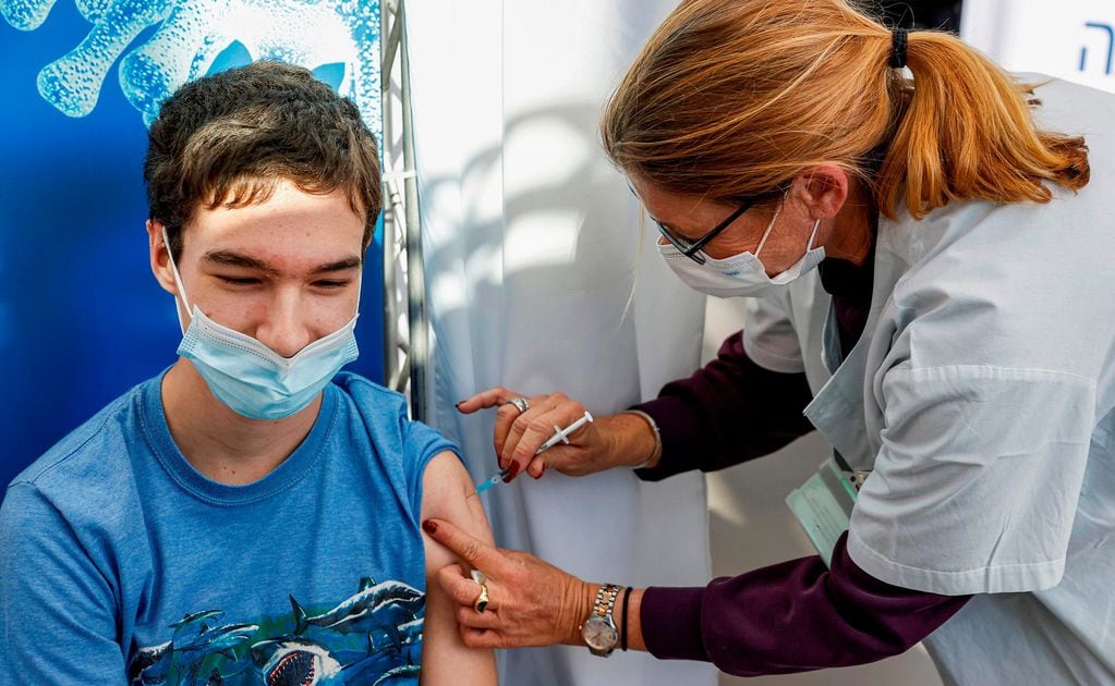 En Israel ya vacunan a los jóvenes - 