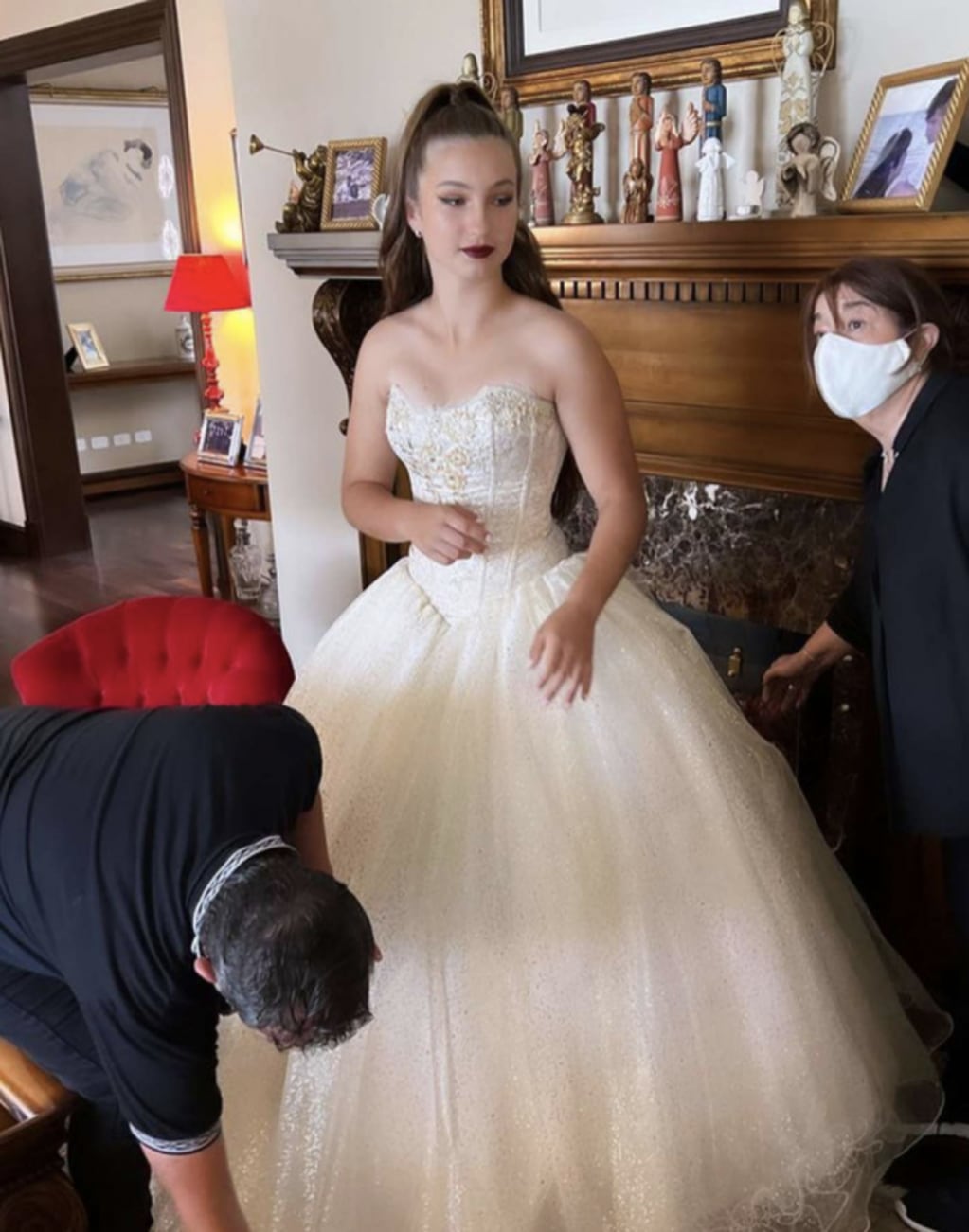 Indiana, la hija mayor de Nicole Neumann y Fabián Cubero modeló vestida de novia