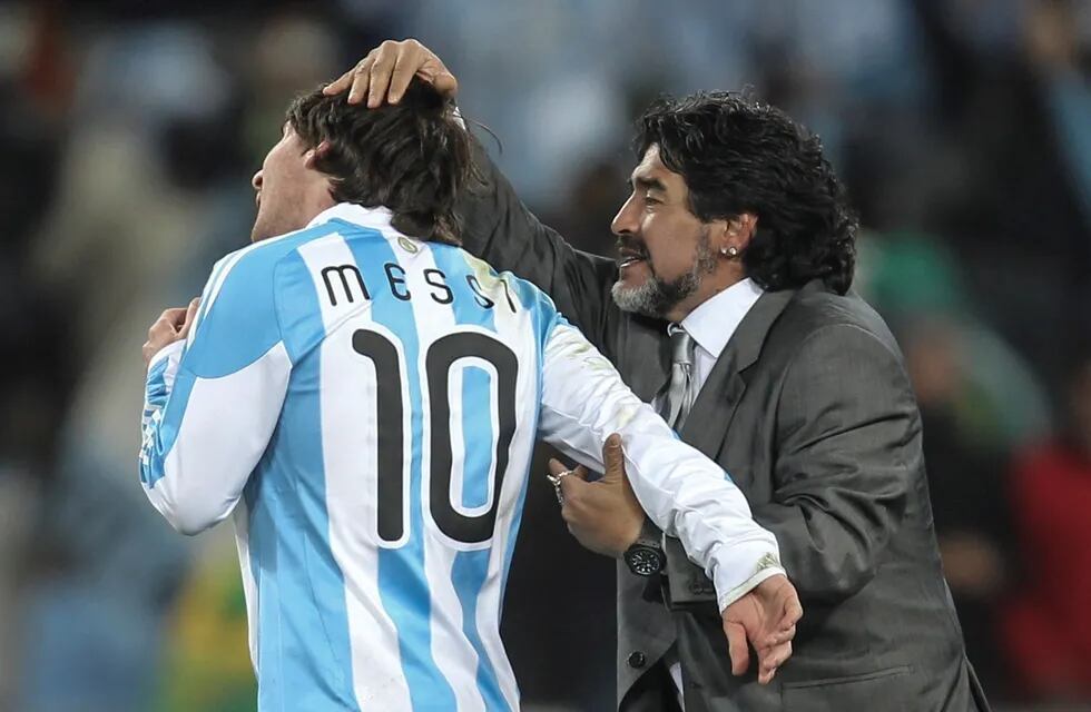 Diego Armando Maradona dirigió a Lionel Messi en la Selección Argentina. Fue en Eliminatorias y en el Mundial Sudáfrica 2010. / archivo